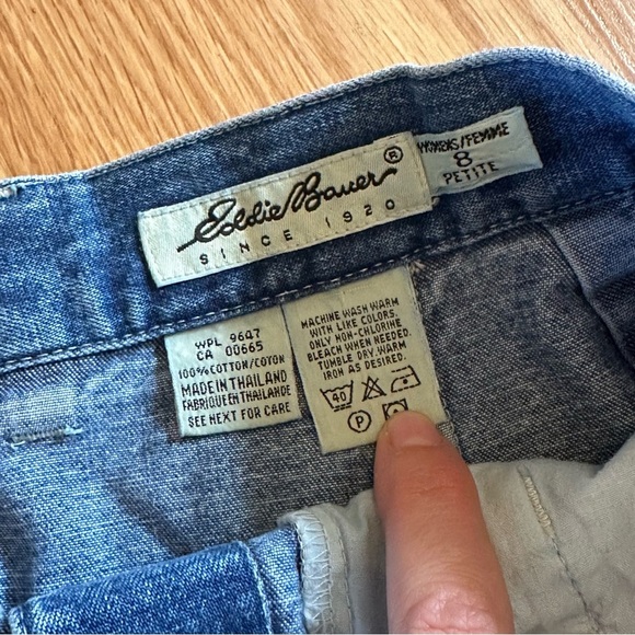 Eddie Bauer women’s size 8P vintage cotton denim button down skirt with pockets - Picture 2 of 5